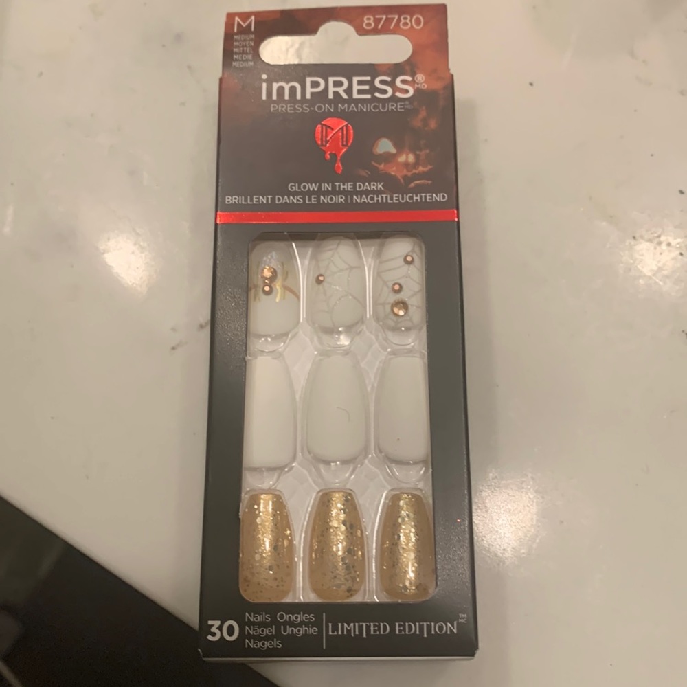 Halloween press on nails